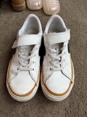 Kids Nike Sneakers - size 1y